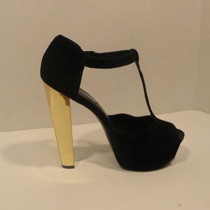 Steve Madden Dyvine Platform Heels- Black & Gold